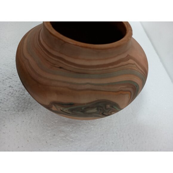 Vintage Vintage Native American Pottery Vase Clay Swirl Design Handmade Art - Picture 3 of 8
